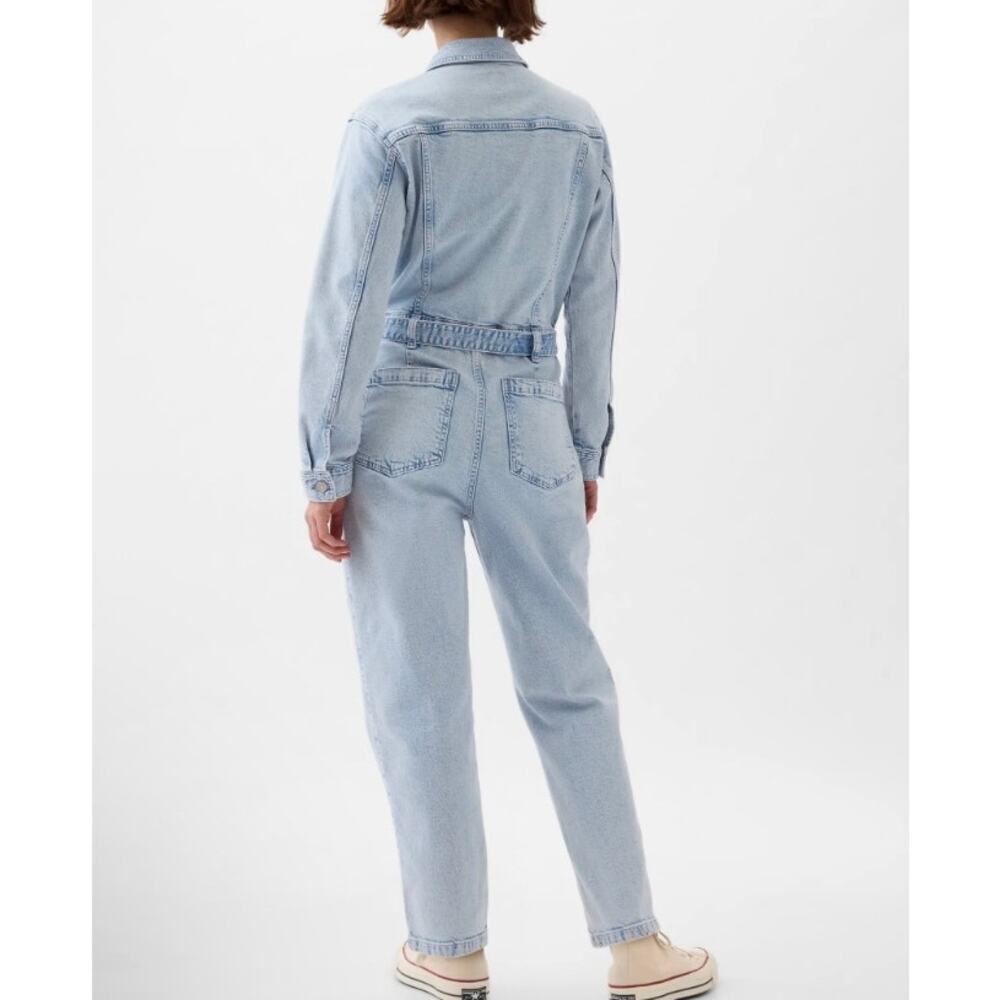 GAP Sz 4 Long Sleeve Belted Denim Jumpsuit Light Wash Indigo 90s Retro Utility - Picture 2 of 16